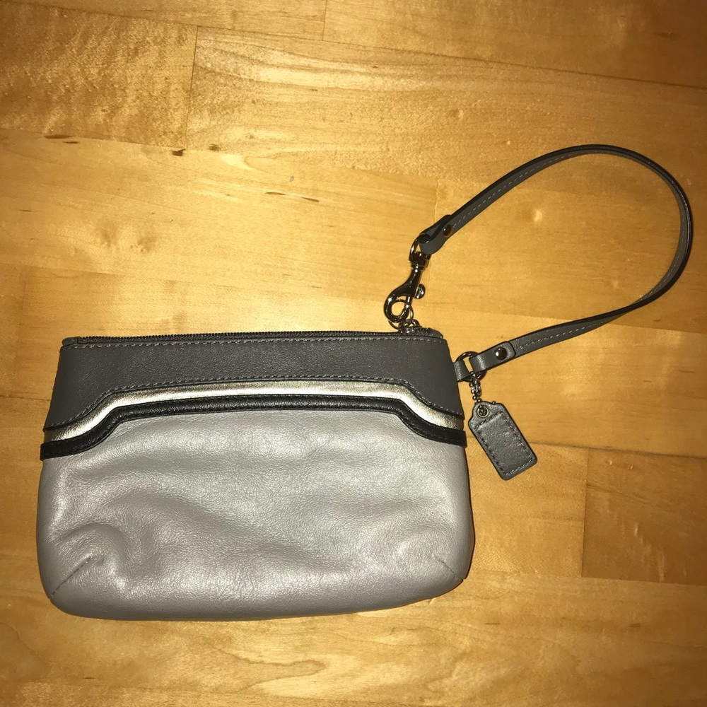 Coach wristlet - Picture 3 of 4